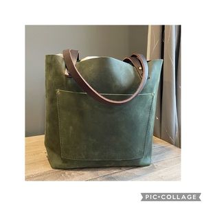 Portland Leather Classic Medium Tote
